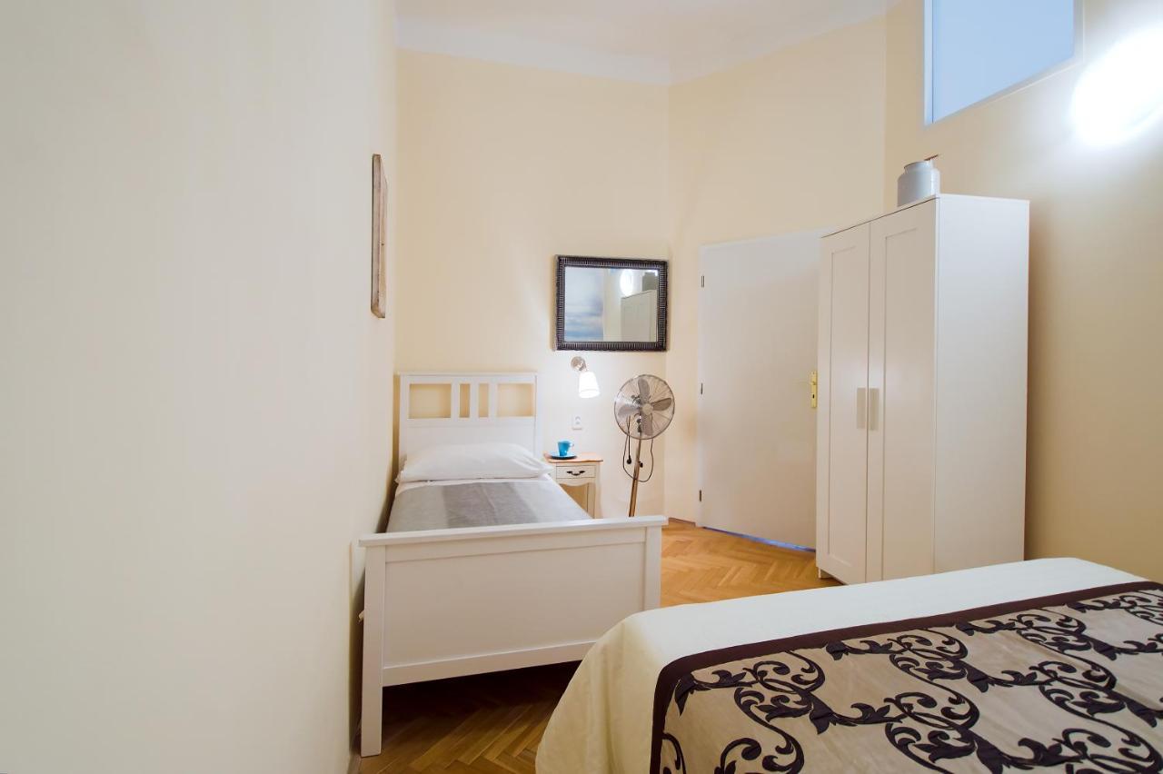 City Center Apartment Legerova Praag Buitenkant foto