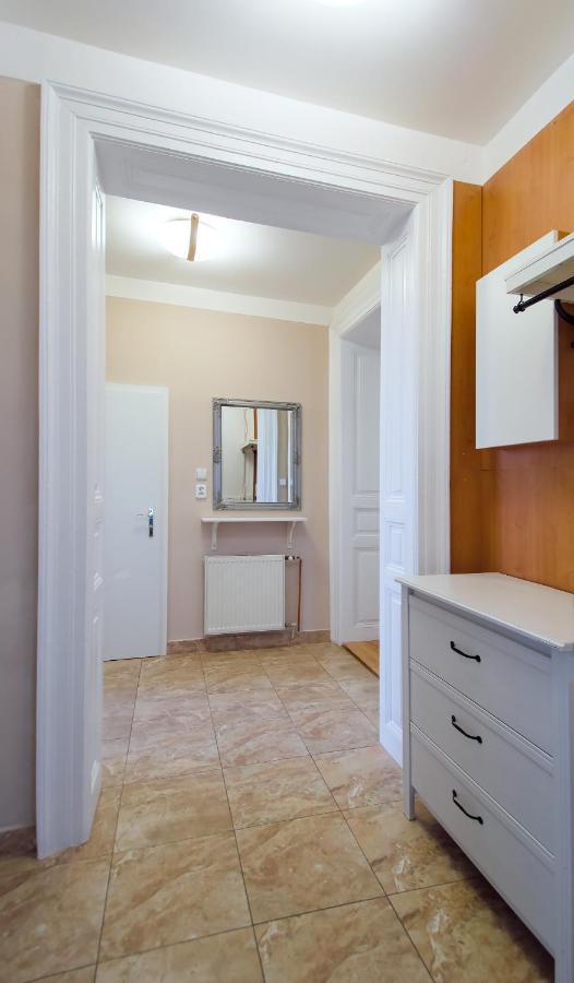 City Center Apartment Legerova Praag Buitenkant foto